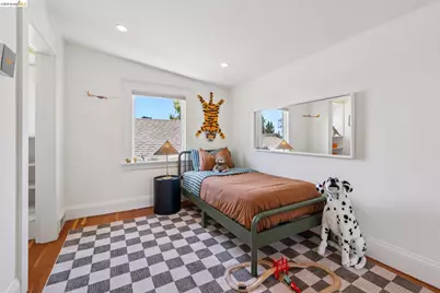 456 62nd St, Oakland, CA 94609 - Photo 27
