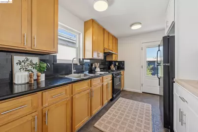 1308 Delaware St, Berkeley, CA 94702 - Photo 9