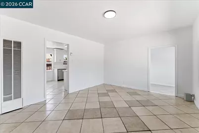 2696 Fairfield St, Sacramento, CA 95815 - Photo 7