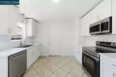 2696 Fairfield St, Sacramento, CA 95815 - Photo 11
