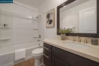 6400 Christie Ave #2214, Emeryville, CA 94608 - Photo 31