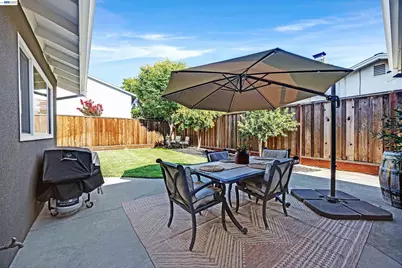 1330 Hillcrest, Livermore, CA 94550 - Photo 25