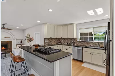 1330 Hillcrest, Livermore, CA 94550 - Photo 7