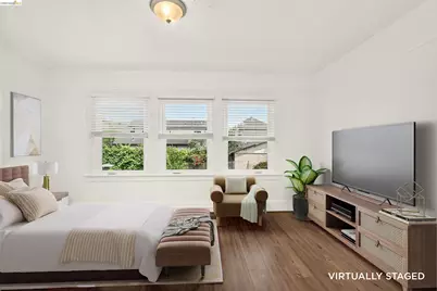 1070 Aileen St, Oakland, CA 94608 - Photo 21