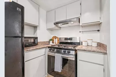 1767 Euclid Ave #2, Berkeley, CA 94709 - Photo 13