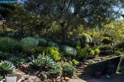 7174 Norfolk Rd, Berkeley, CA 94705 - Photo 21