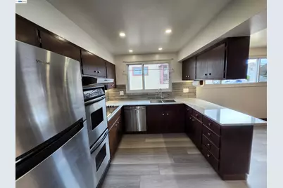 110 Sunshine Dr, Pacifica, CA 94044 - Photo 13