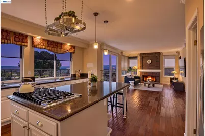 8257 Brittany Dr, Dublin, CA 94568 - Photo 5