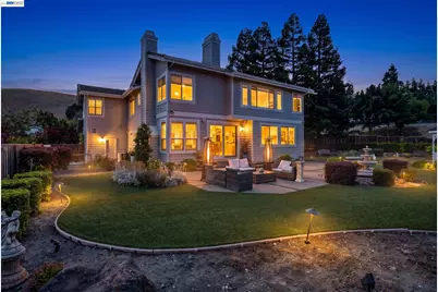 8257 Brittany Dr, Dublin, CA 94568 - Photo 3