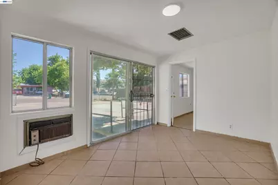202 Arc Ave, Stockton, CA 95210 - Photo 27