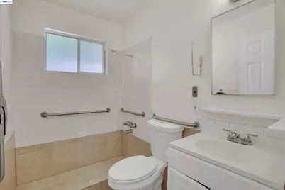 202 Arc Ave, Stockton, CA 95210 - Photo 17
