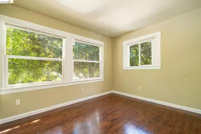 712 56th St, Oakland, CA 94609 - Photo 17