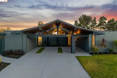 8055 Shay Dr, Oakland, CA 94605 - Photo 1