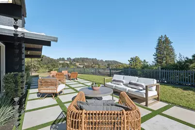 8055 Shay Dr, Oakland, CA 94605 - Photo 75