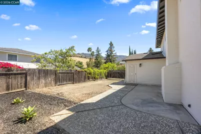 2 El Molino Dr, Clayton, CA 94517 - Photo 35