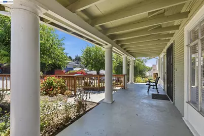 9821 Thermal Street, Oakland, CA 94605 - Photo 5