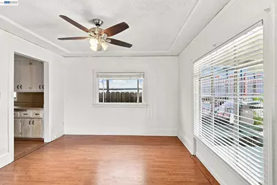 9821 Thermal Street, Oakland, CA 94605 - Photo 15