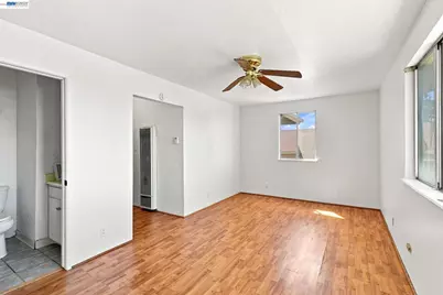 9821 Thermal Street, Oakland, CA 94605 - Photo 21