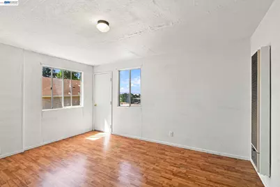 9821 Thermal Street, Oakland, CA 94605 - Photo 19