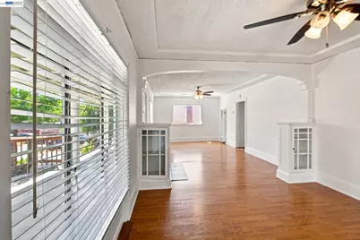 9821 Thermal Street, Oakland, CA 94605 - Photo 9