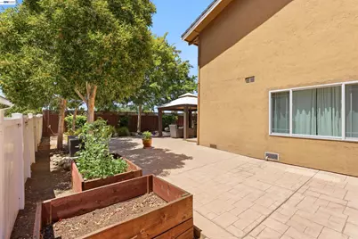 1042 Lomitas Ave, Livermore, CA 94550 - Photo 29