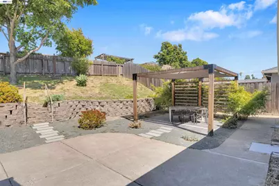 2518 Tara Hills Dr, San Pablo, CA 94806 - Photo 35