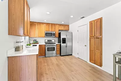 8380 Lucania Street, Dublin, CA 94568 - Photo 13