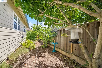 18275 Carlton Ave, Castro Valley, CA 94546 - Photo 23