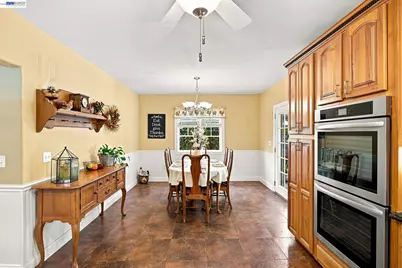 18275 Carlton Ave, Castro Valley, CA 94546 - Photo 11