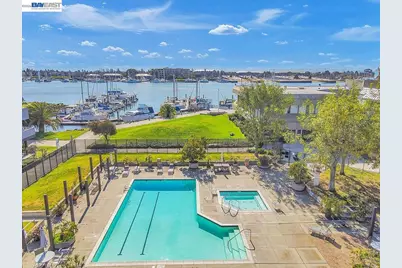 7 Embarcadero #312, Oakland, CA 94607 - Photo 1