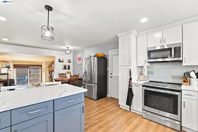 20927 Nunes Ave, Castro Valley, CA 94546 - Photo 11