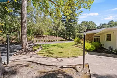 18 Sycamore Rd, Orinda, CA 94563 - Photo 5