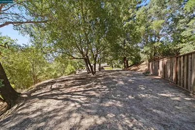 18 Sycamore Rd, Orinda, CA 94563 - Photo 43