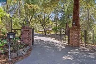 18 Sycamore Rd, Orinda, CA 94563 - Photo 3