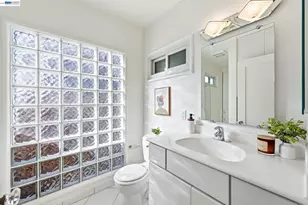 206 Perkins St, Oakland, CA 94610 - Photo 25