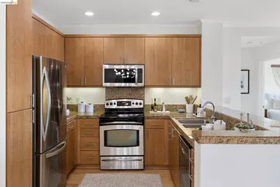 3090 Glascock St #303, Oakland, CA 94601 - Photo 15