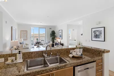 3090 Glascock St #303, Oakland, CA 94601 - Photo 17