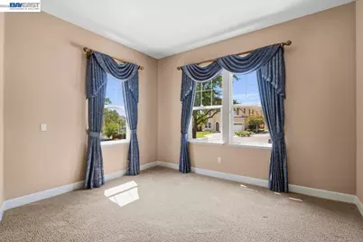 2560 Calabria Ct, Dublin, CA 94568 - Photo 7