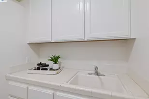 3490 Thompson Pl, Fairview, CA 94541 - Photo 45