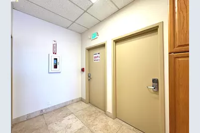 212 9th St. #401, Oakland, CA 94607 - Photo 9