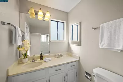 115 Hobart Ave #E, San Mateo, CA 94402 - Photo 23