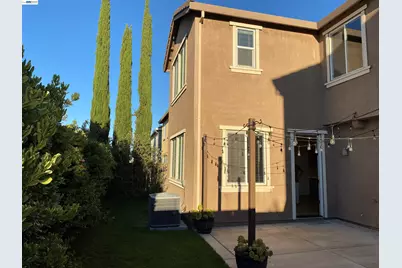 1043 Ashbridge Bay Dr, Pittsburg, CA 94565 - Photo 9