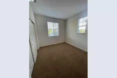 1043 Ashbridge Bay Dr, Pittsburg, CA 94565 - Photo 27