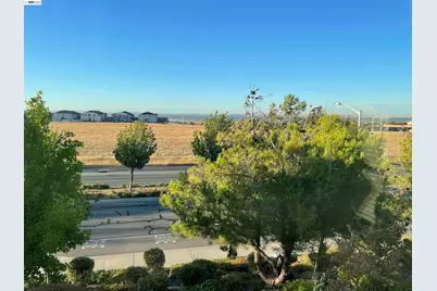 1043 Ashbridge Bay Dr, Pittsburg, CA 94565 - Photo 17