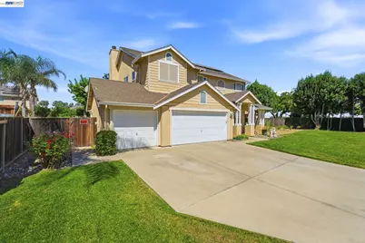 2833 Clover Hill Ct, Tracy, CA 95377 - Photo 3