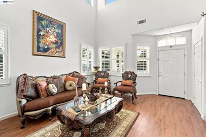 2833 Clover Hill Ct, Tracy, CA 95377 - Photo 5