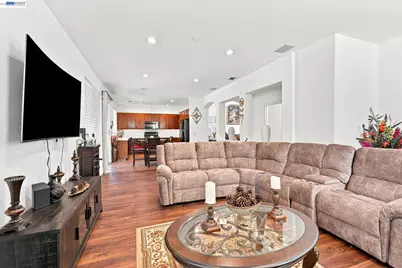 2833 Clover Hill Ct, Tracy, CA 95377 - Photo 7
