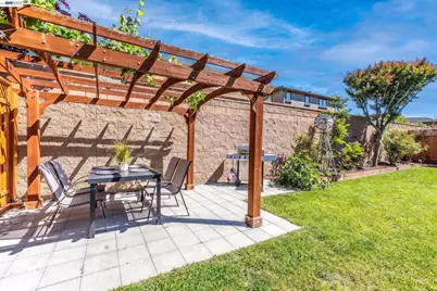 38475 Jacaranda Dr, Newark, CA 94560 - Photo 31