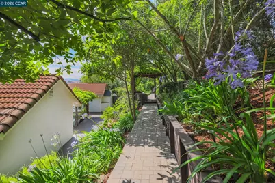10 Darnby Ct, Orinda, CA 94563 - Photo 45