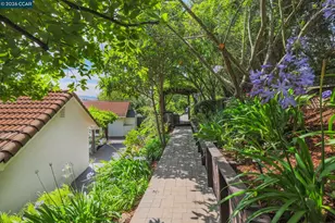 10 Darnby Ct, Orinda, CA 94563 - Photo 45